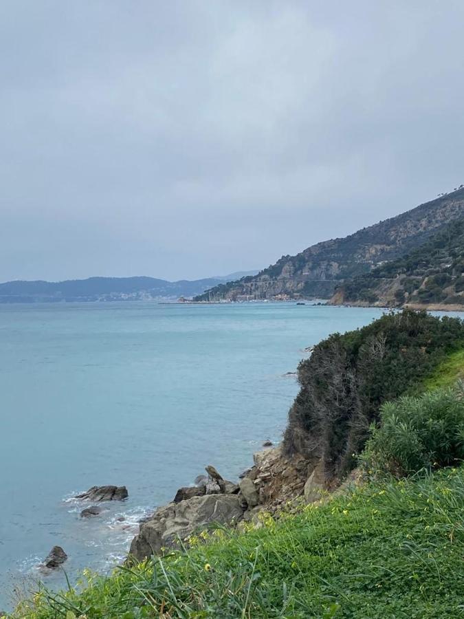 Appartamento Vista Mare ألبينغا المظهر الخارجي الصورة