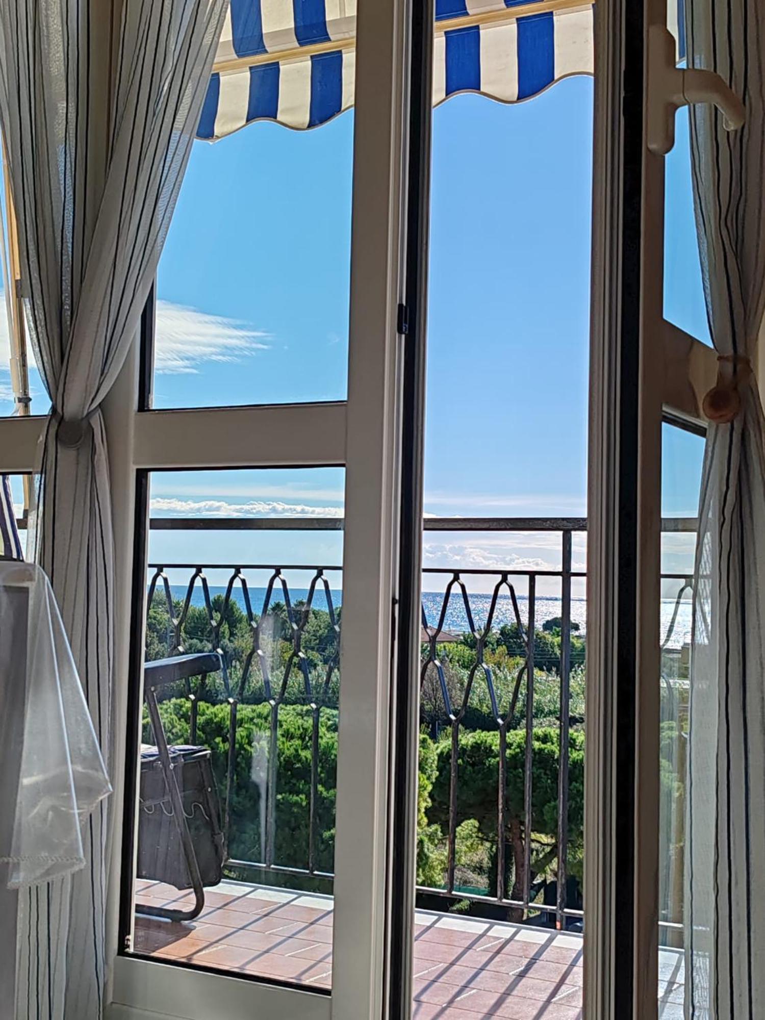 Appartamento Vista Mare ألبينغا المظهر الخارجي الصورة