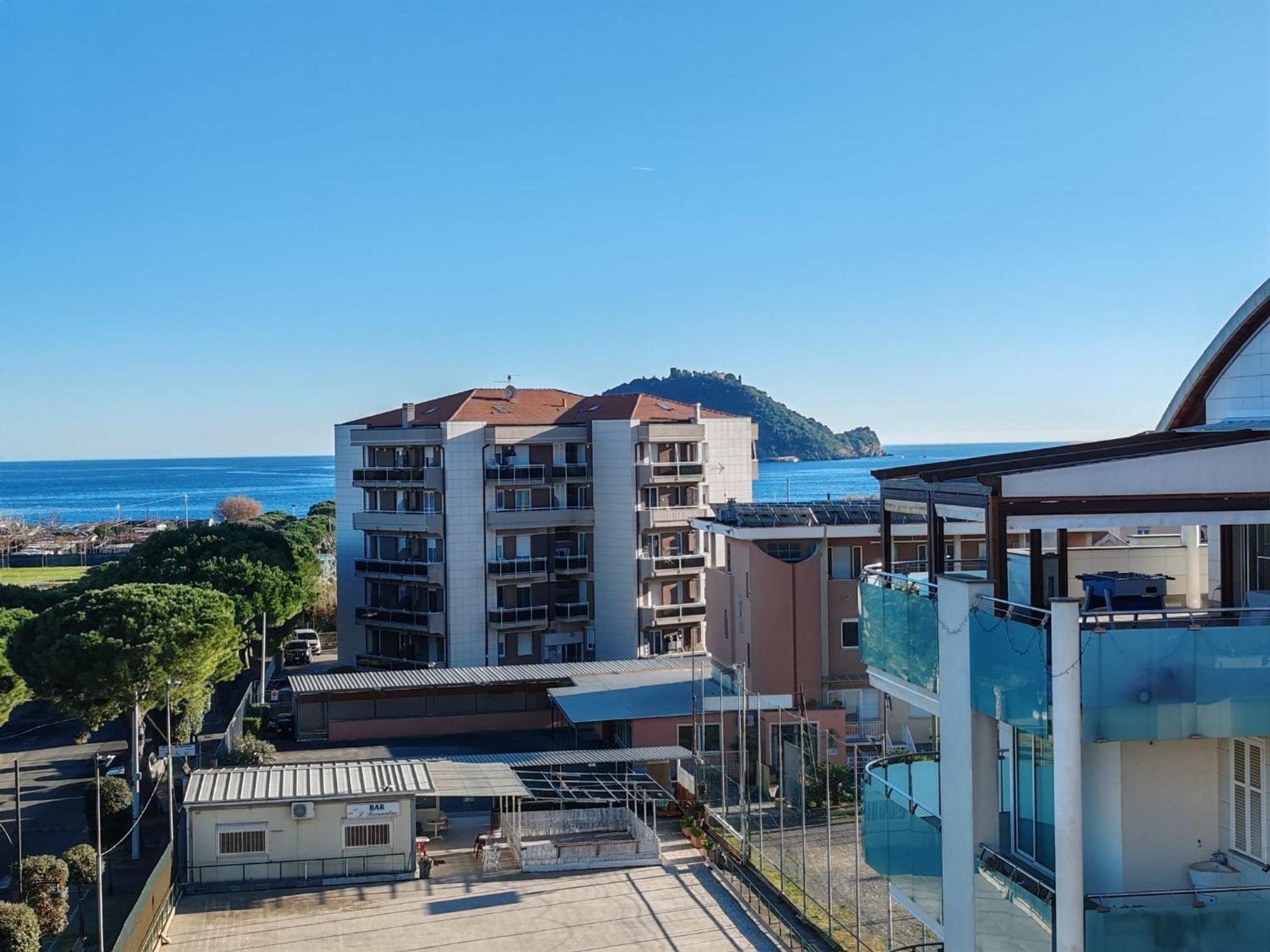 Appartamento Vista Mare ألبينغا المظهر الخارجي الصورة