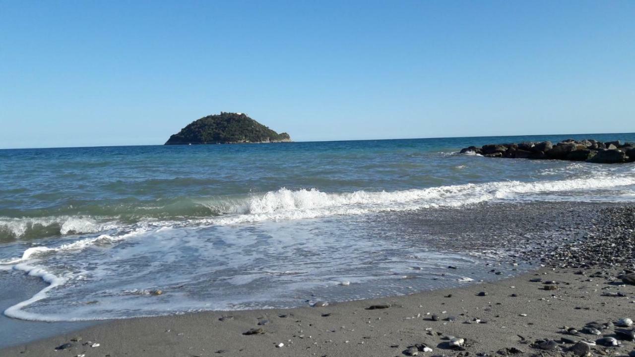 Appartamento Vista Mare ألبينغا المظهر الخارجي الصورة