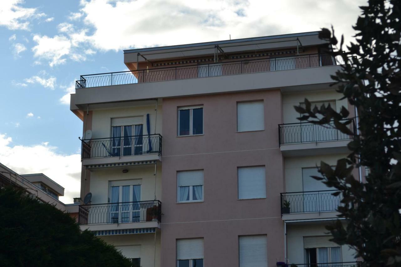 Appartamento Vista Mare ألبينغا المظهر الخارجي الصورة