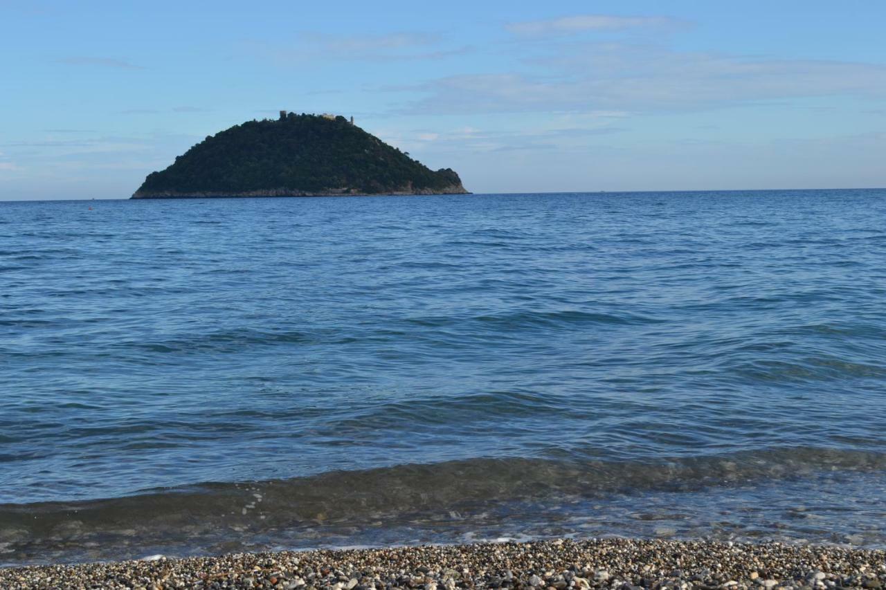 Appartamento Vista Mare ألبينغا المظهر الخارجي الصورة