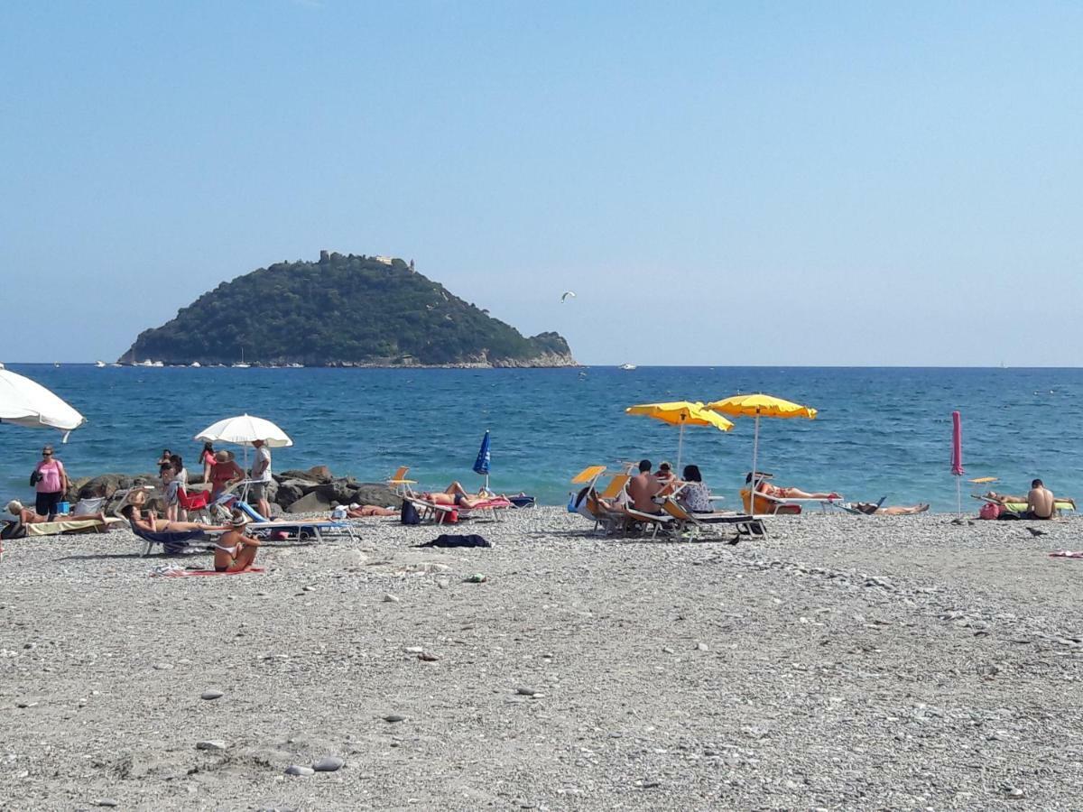 Appartamento Vista Mare ألبينغا المظهر الخارجي الصورة